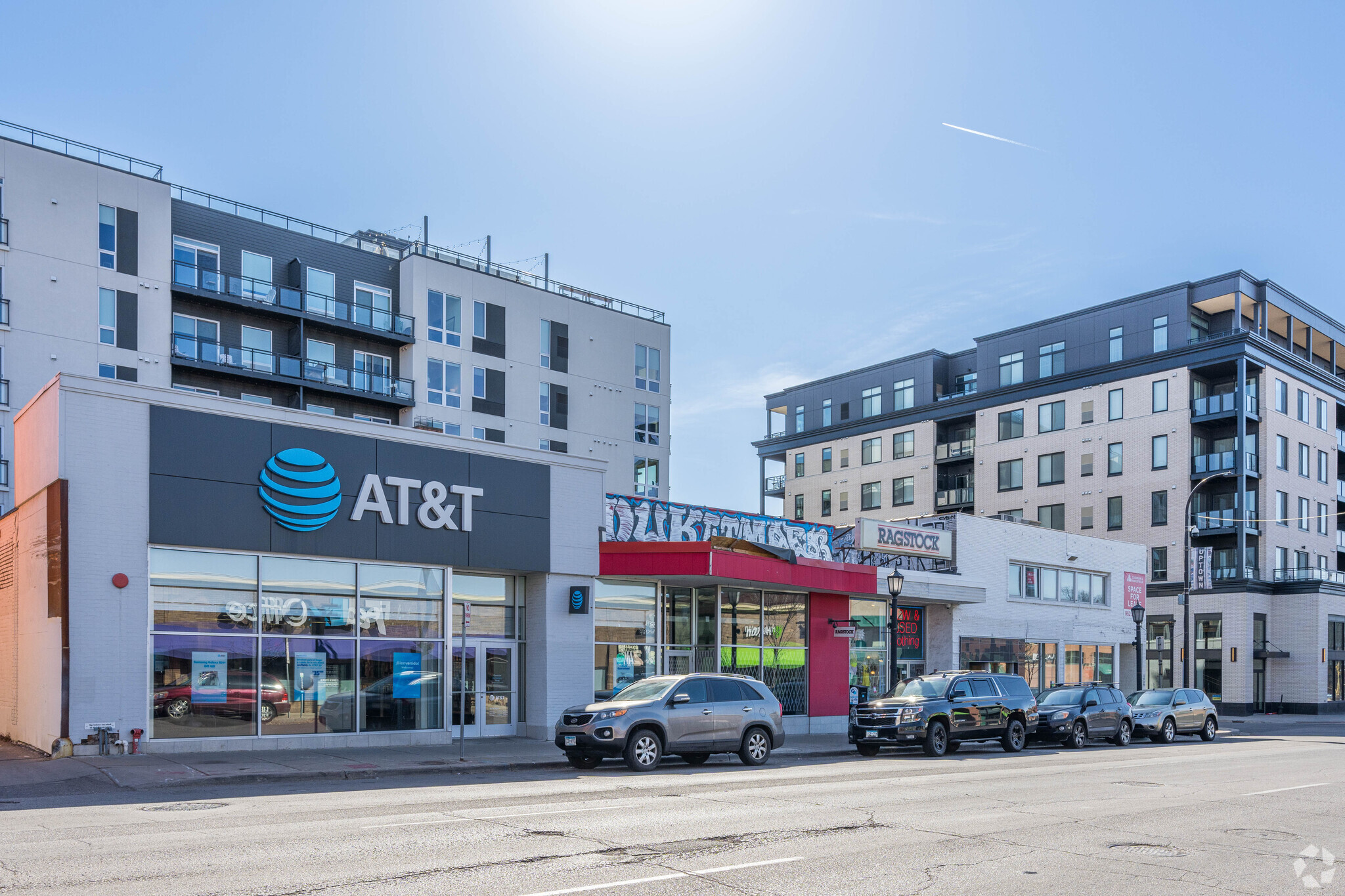 1433 W Lake St, Minneapolis, MN for lease Primary Photo- Image 1 of 12