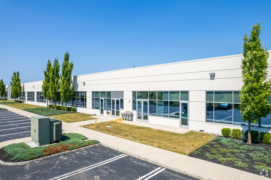 731 Arbor Way, Blue Bell, PA for lease - Building Photo - Image 3 of 7