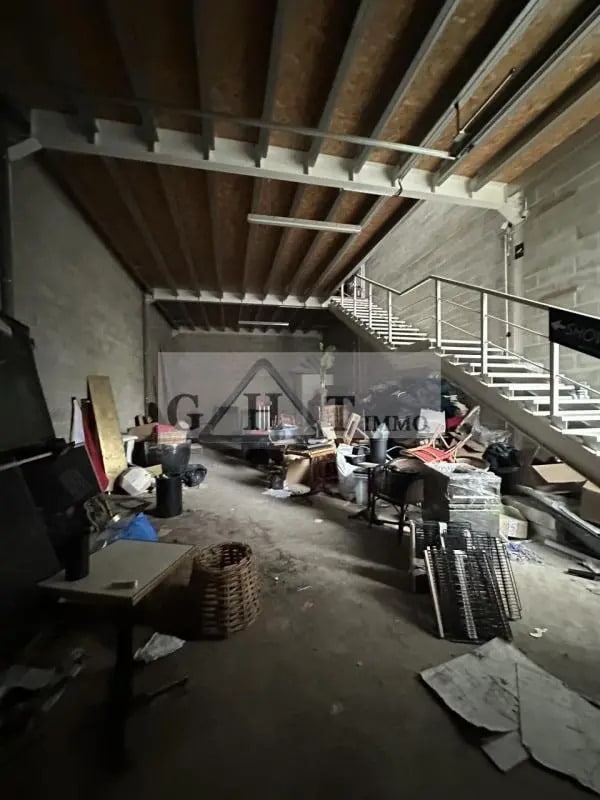 Industrial in Romainville for lease Interior Photo- Image 1 of 4