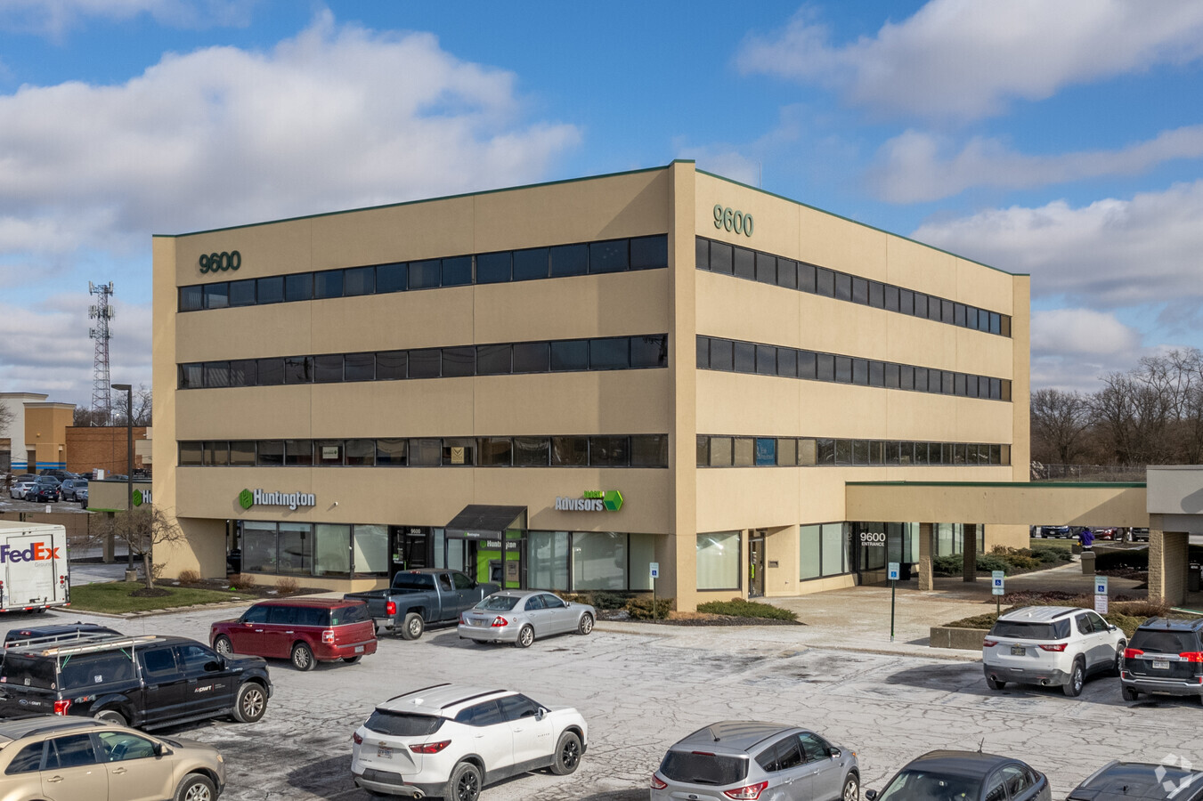 9600 Colerain Ave, Cincinnati, OH 45251 - 9600-9620 Colerain Avenue