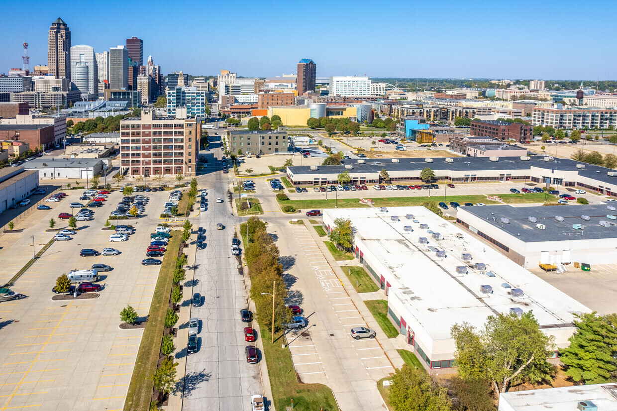 525 SW 5th St, Des Moines, IA for lease Building Photo- Image 1 of 10