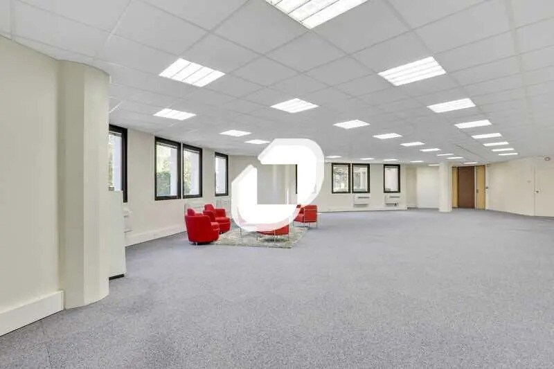 Office in Saint-Aubin for lease - Interior Photo - Image 3 of 17