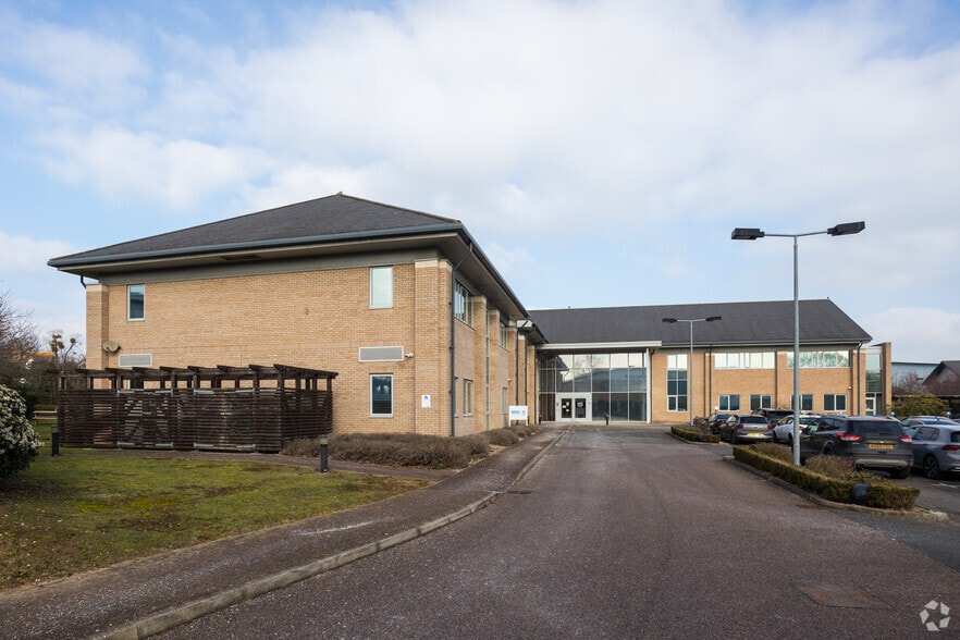 23 Springfield Lyons Appr, Chelmsford for lease - Building Photo - Image 1 of 4