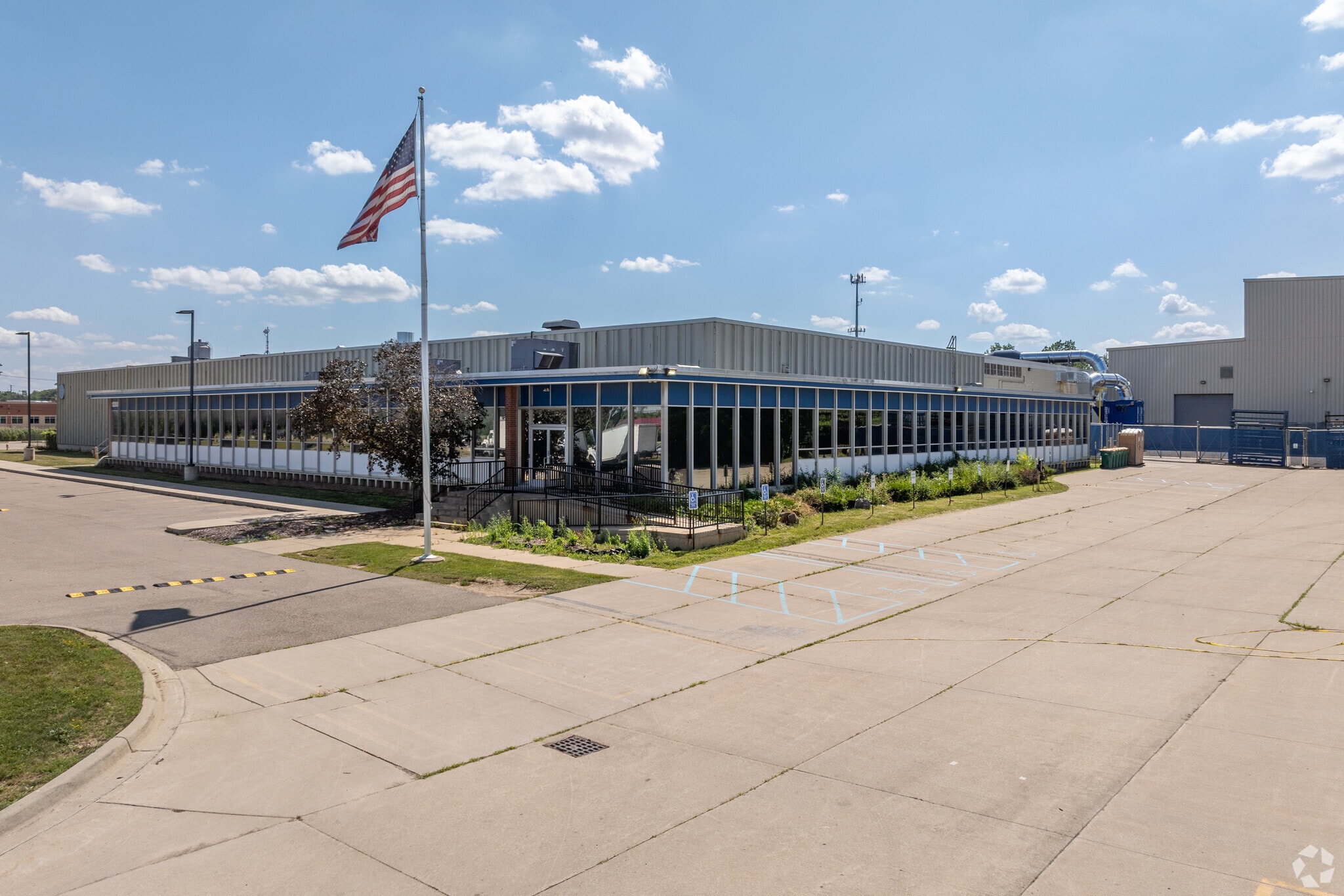 12001 Farmington Rd, Livonia, MI for lease Building Photo- Image 1 of 18