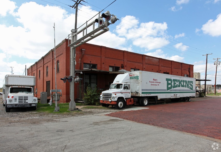 310 S 9th St, Corsicana, TX for sale - Primary Photo - Image 2 of 40