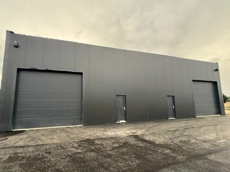 Flex in Sablet for lease - Building Photo - Image 1 of 9