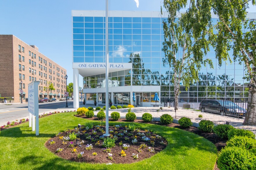 1 Gateway Plaza, Port Chester, NY for sale - Building Photo - Image 1 of 1