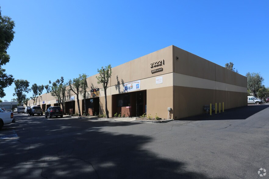 23221 Peralta Dr, Laguna Hills, CA for lease - Primary Photo - Image 1 of 12