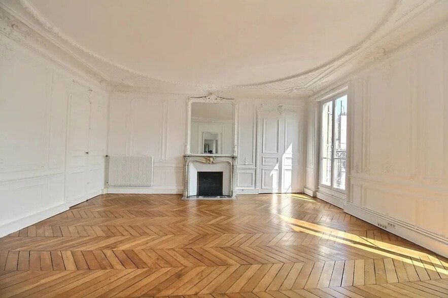 Office in Paris for lease - Interior Photo - Image 2 of 9