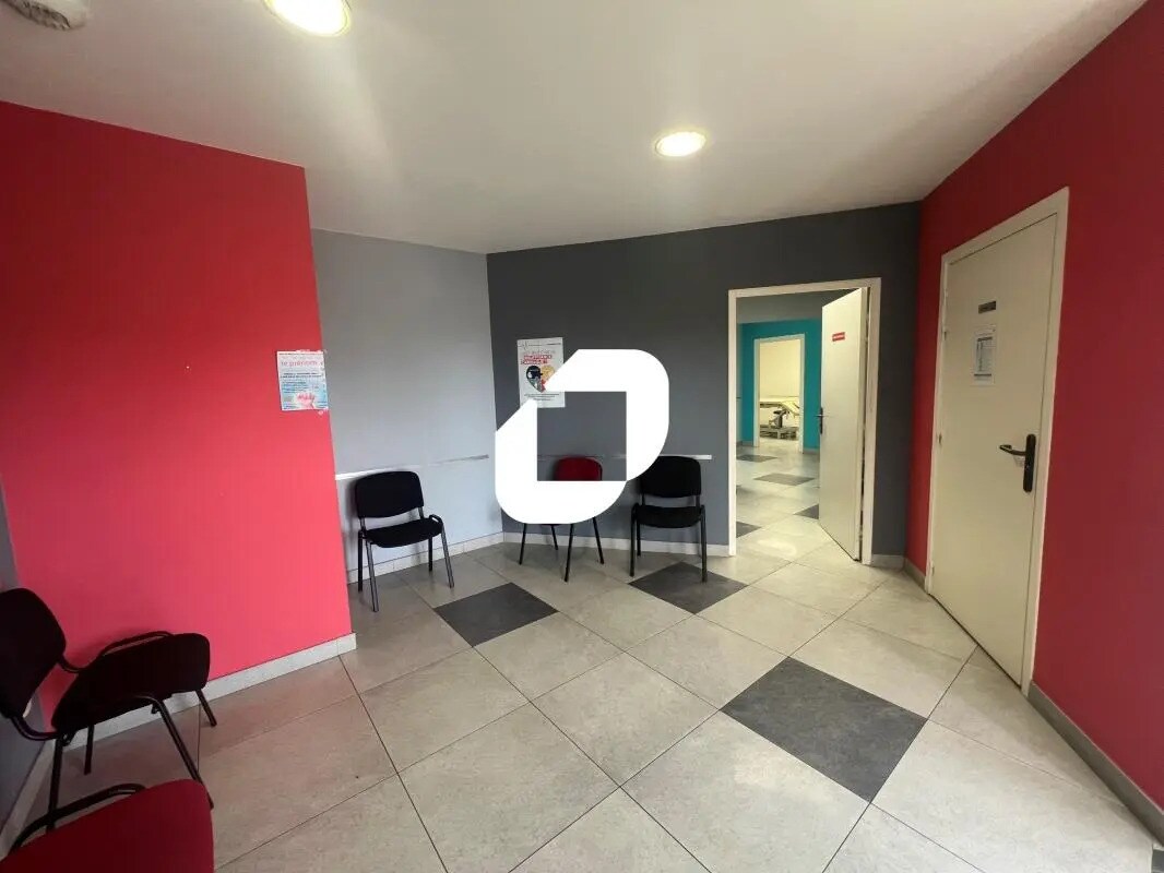 Office in Râches for sale Interior Photo- Image 1 of 22