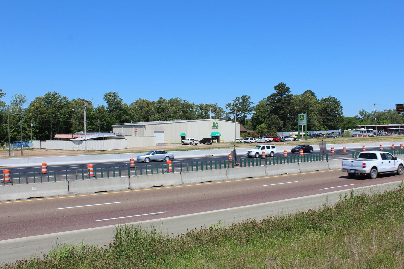 3583 I 55 S, Jackson, MS 39212