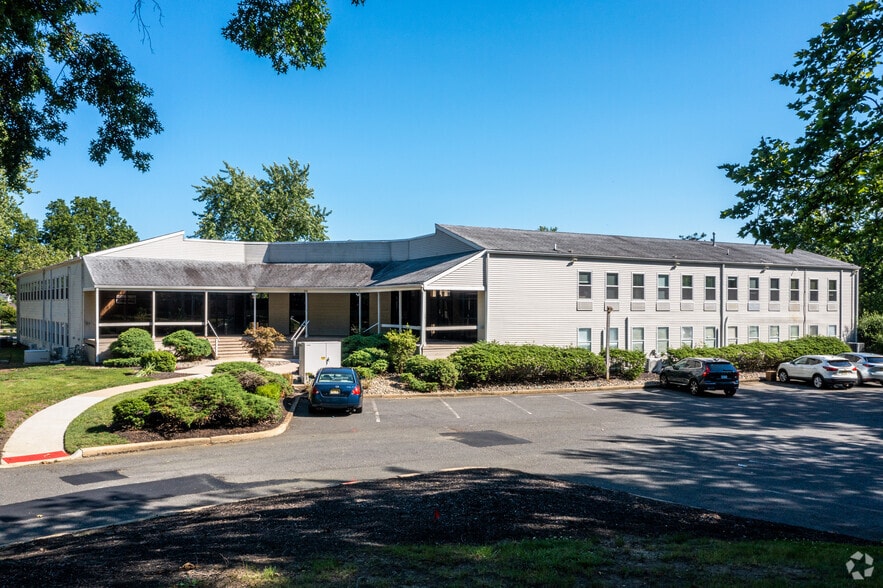 59 Avenue at the Commons, Shrewsbury, NJ for lease - Building Photo - Image 2 of 6