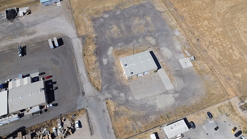 4925 E Annadale Ave, Fresno, CA for lease - Aerial - Image 2 of 9