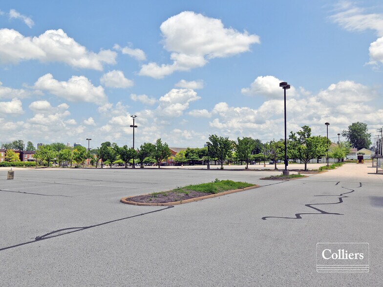 Grand & I-44 portfolio of 3 properties for sale on LoopNet.com - Building Photo - Image 3 of 4