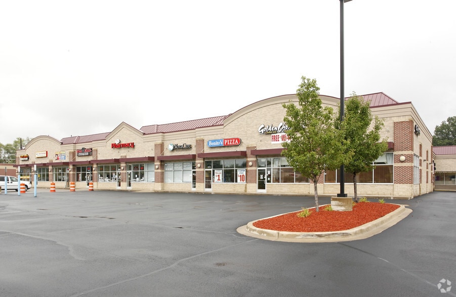35499-35511 Ford Rd, Westland, MI for lease - Building Photo - Image 3 of 5