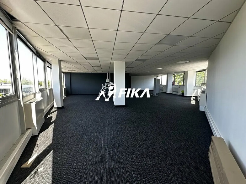 Office in Labège for lease - Interior Photo - Image 3 of 7