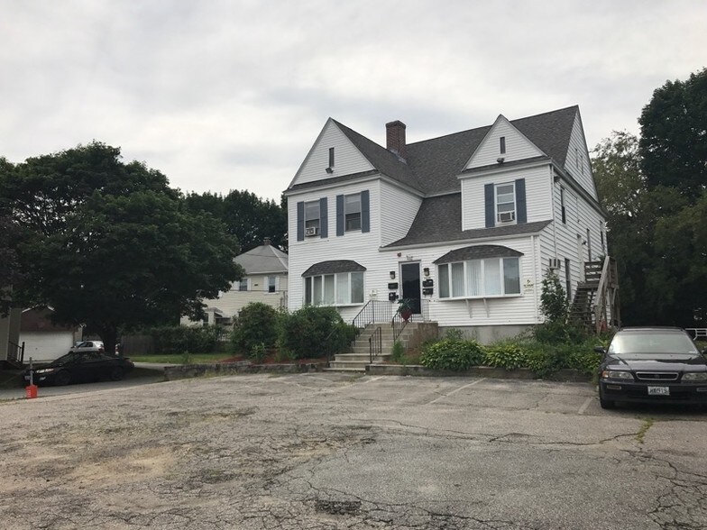 1635 Cranston St, Cranston, RI for sale - Building Photo - Image 1 of 1