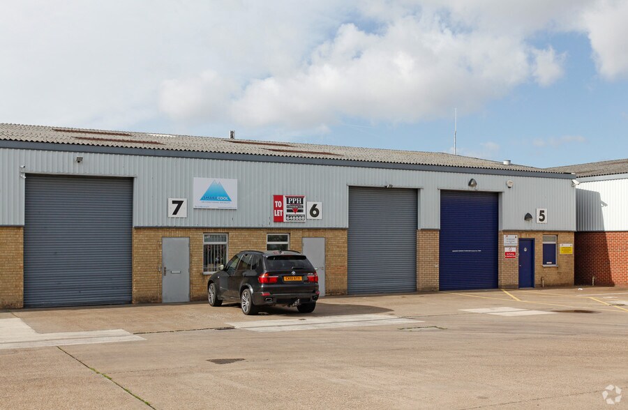 Freightliner Rd, Hull for lease - Building Photo - Image 3 of 6
