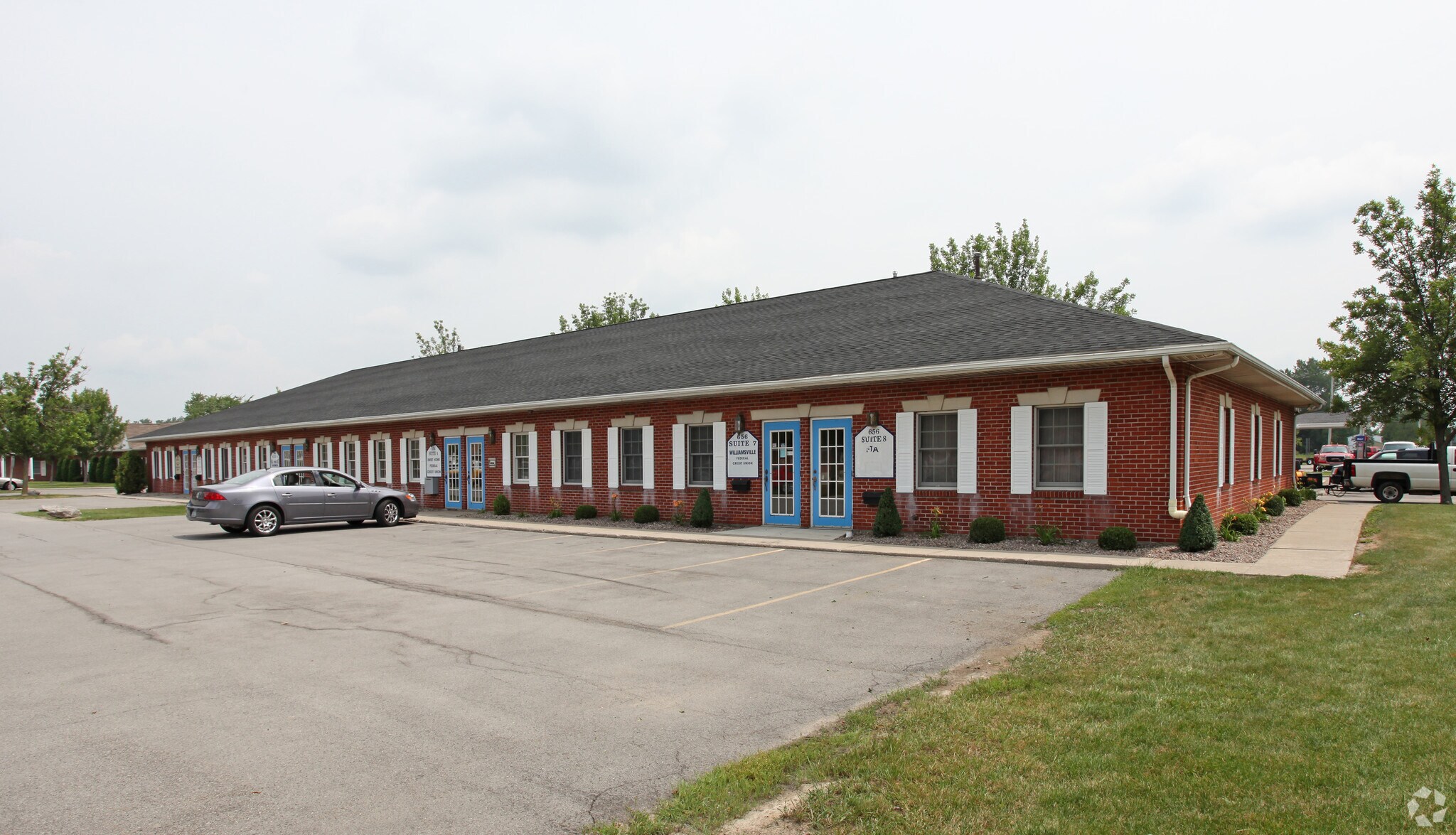 656 N French Rd, Amherst, NY 14228