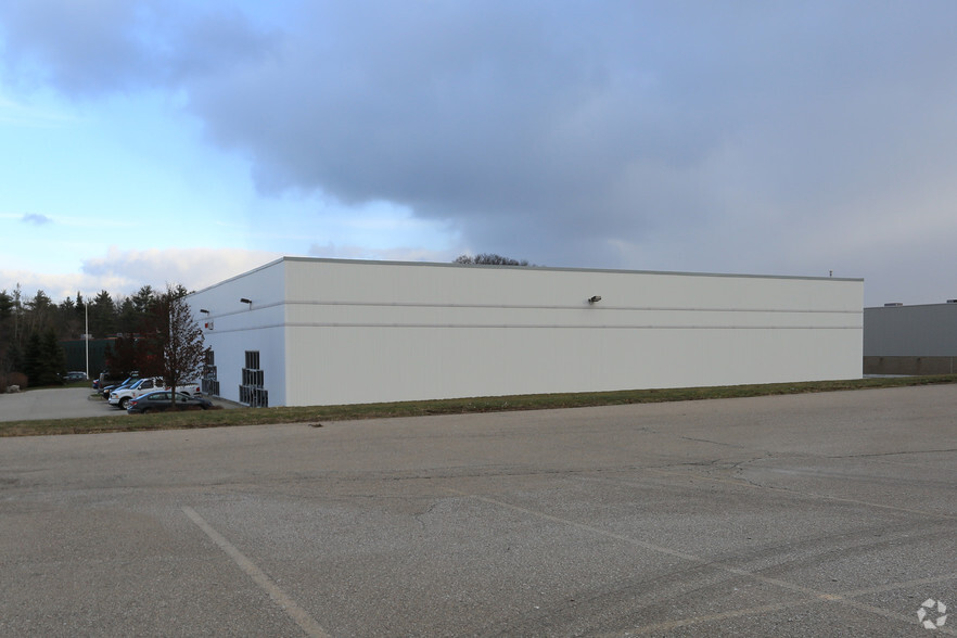 5 Washburn Dr, Kitchener, ON for lease - Building Photo - Image 2 of 11