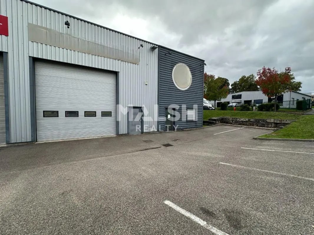 Office in Gleizé for lease Building Photo- Image 1 of 16