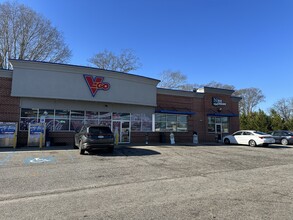 1337 Cedar Lane Rd, Greenville, SC for lease Building Photo- Image 2 of 8