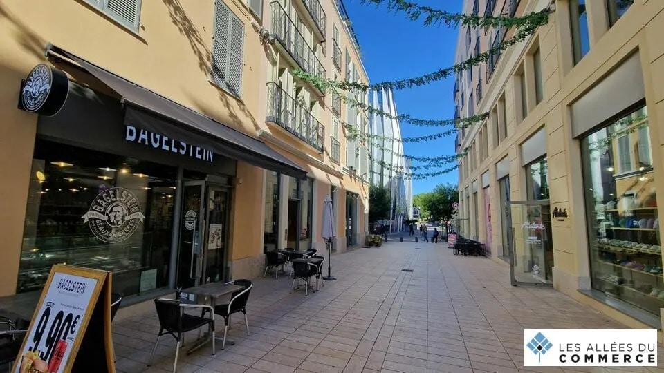 Retail in Antibes for lease - Building Photo - Image 1 of 5