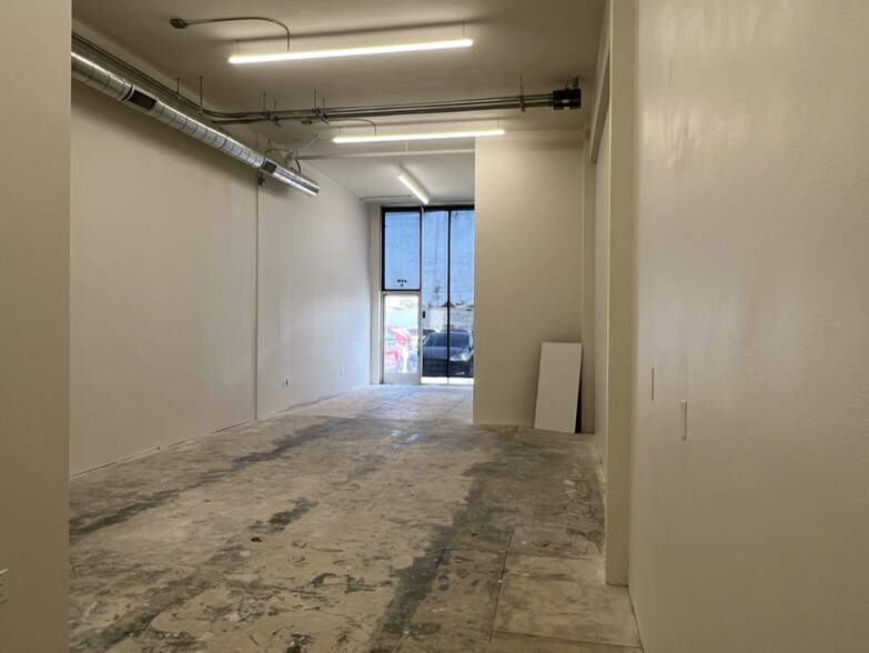 6214-6218 W Manchester Ave, Los Angeles, CA for lease - Interior Photo - Image 2 of 6