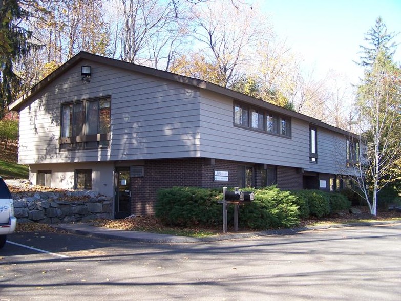 35 Old Ridgefield Rd, Wilton, CT for lease - Building Photo - Image 1 of 3