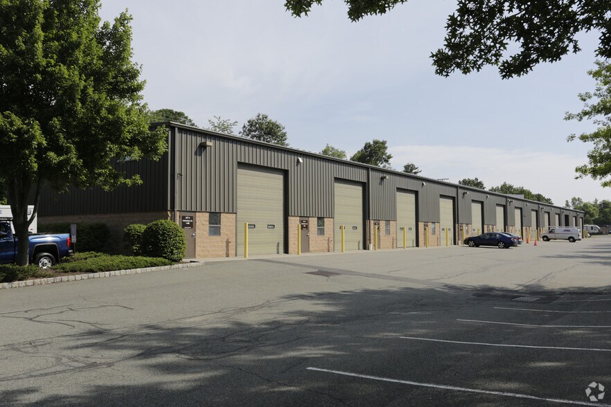 80 N Dell Ave, Kenvil, NJ 07847