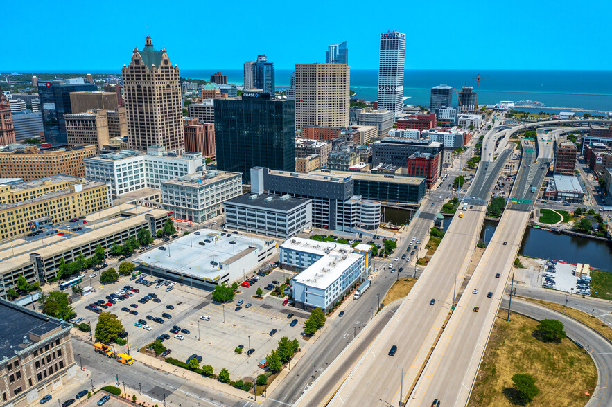 191 Michigan, Milwaukee, WI for sale - Aerial - Image 2 of 7