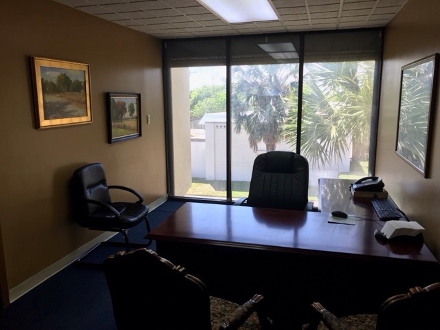 302 E Queen Isabella Port Isabel Tx 78578 Office Space For