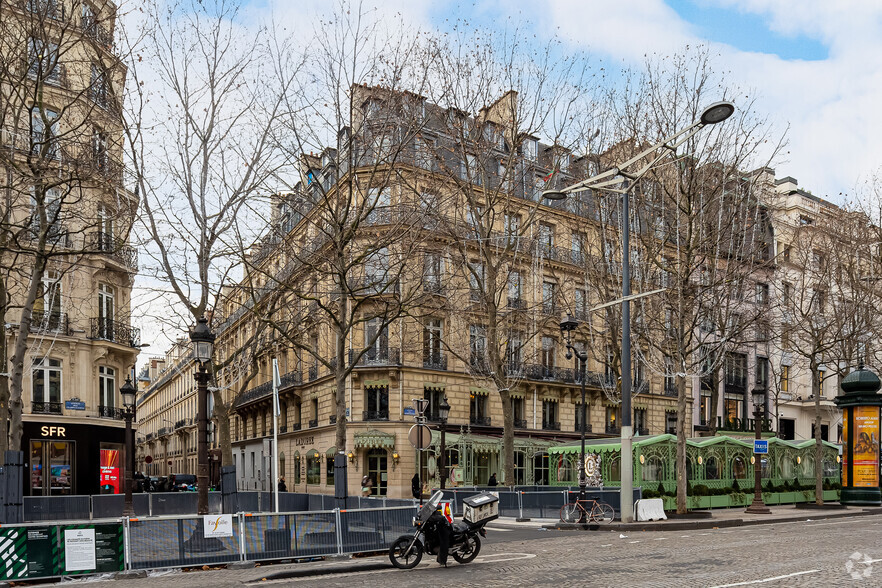 Office in Paris for lease - Building Photo - Image 2 of 3