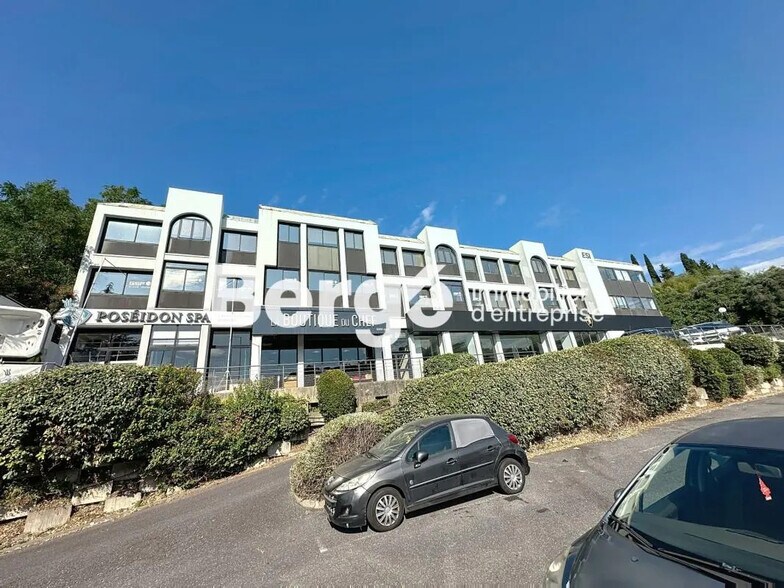 Office in Le Cannet for lease - Building Photo - Image 1 of 7
