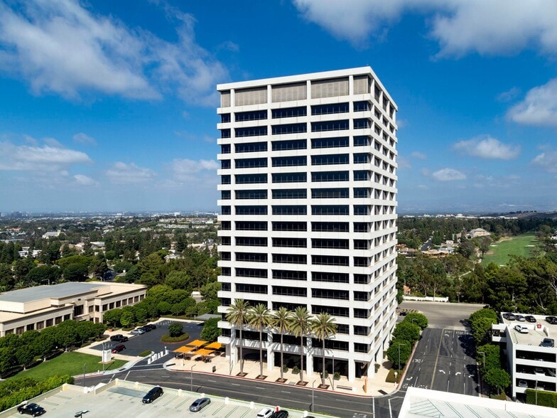 620 Newport Center Dr, Newport Beach, CA for lease - Building Photo - Image 3 of 13