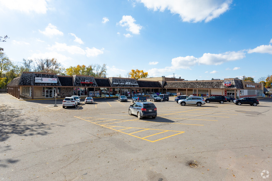 1701-1733 Spring Arbor Rd, Jackson, MI for lease - Primary Photo - Image 1 of 5