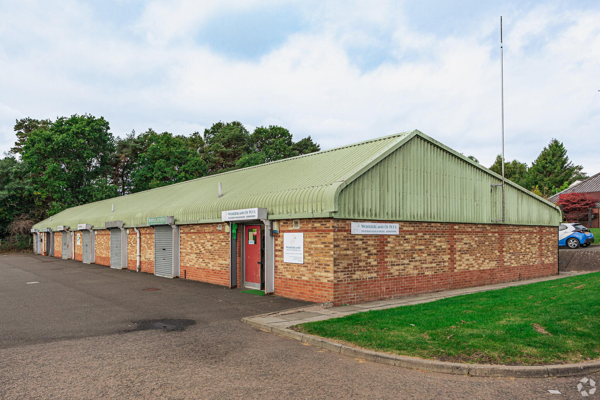 Carmondean Centre S, Livingston for lease Primary Photo- Image 1 of 3
