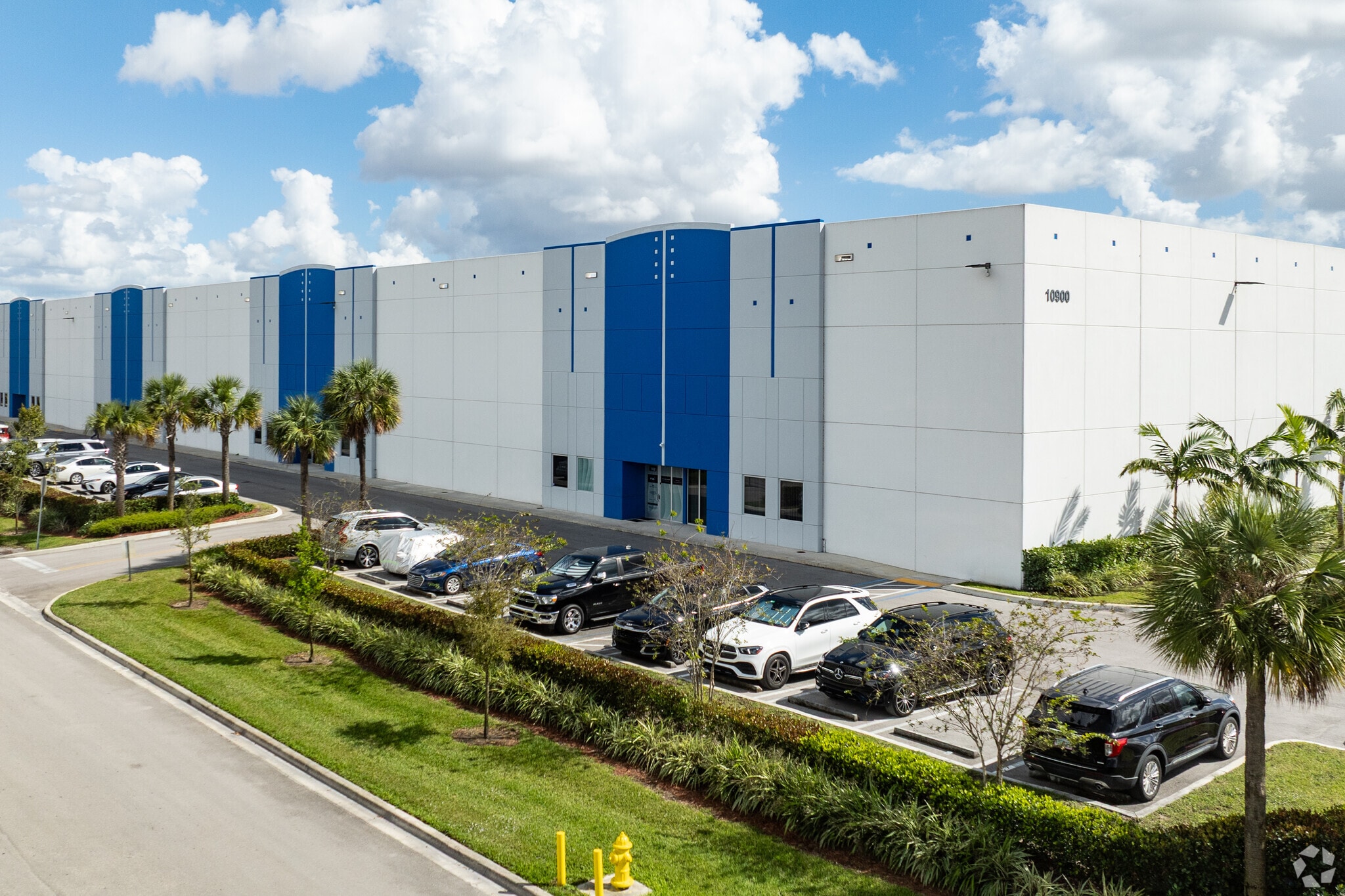10900 NW 146th St, Hialeah Gardens, FL for lease Building Photo- Image 1 of 7