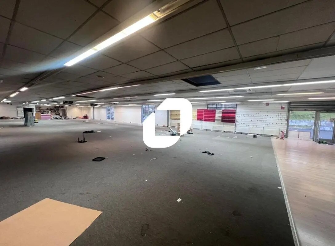 Flex in Couilly-Pont-aux-Dames for lease Building Photo- Image 1 of 7