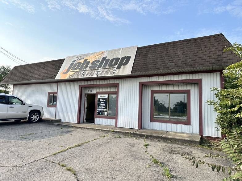 2321 W Main St, Lansing, MI for sale - Building Photo - Image 1 of 21