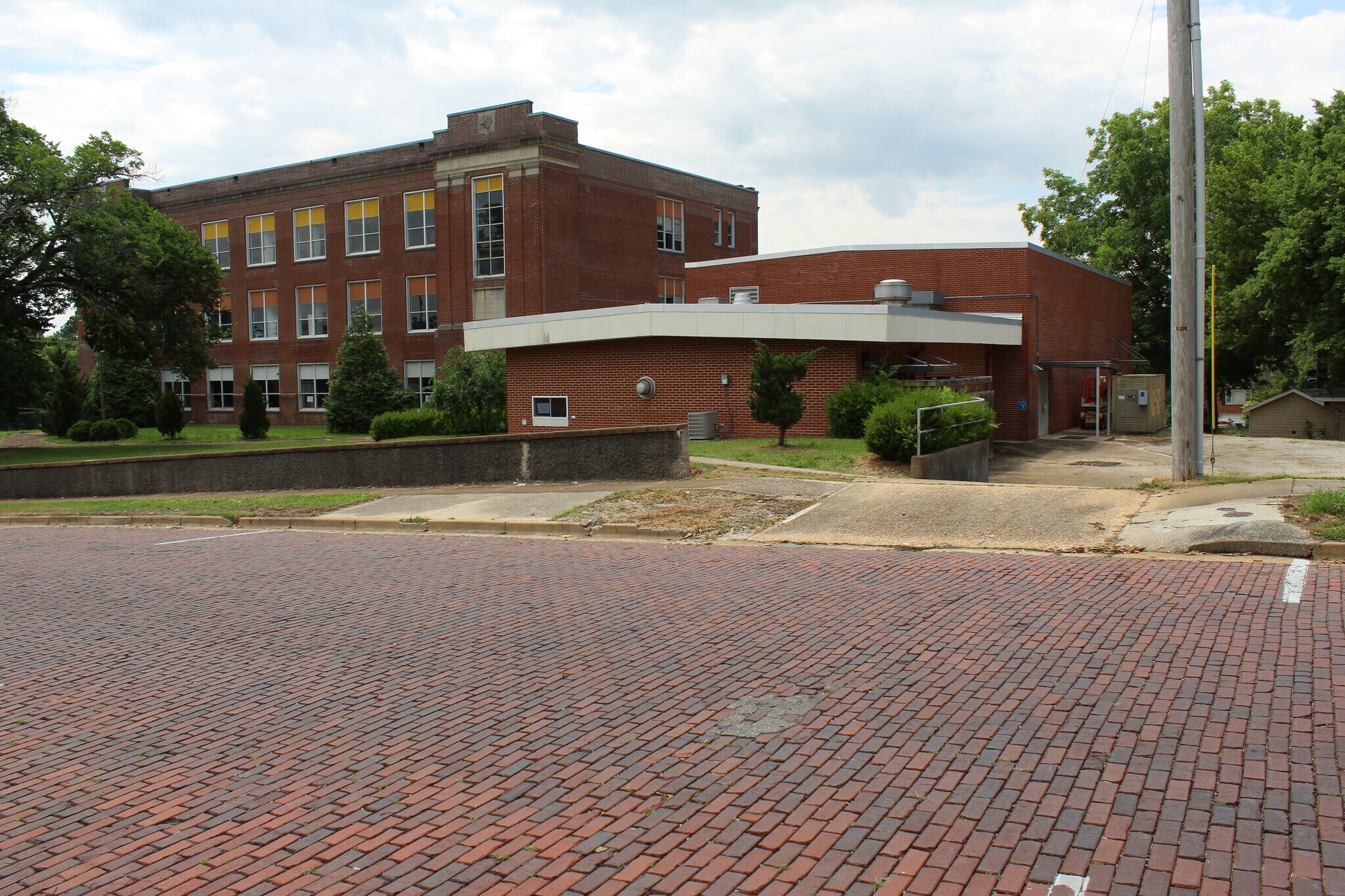 910 Vine St, Poplar Bluff, MO for sale Building Photo- Image 1 of 1