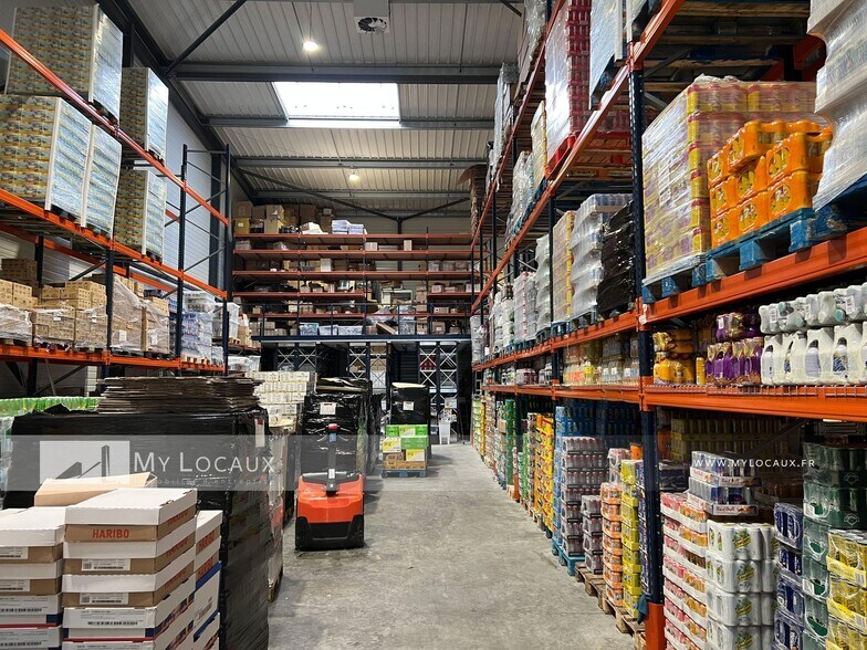 Flex in Cormeilles-en-Parisis for sale - Interior Photo - Image 2 of 12