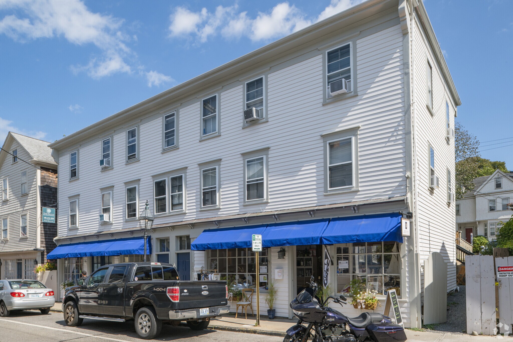 130-132 Spring St, Newport, RI for sale Primary Photo- Image 1 of 1