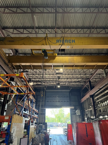 2270 Boul Industriel, Laval, QC for lease - Building Photo - Image 2 of 8