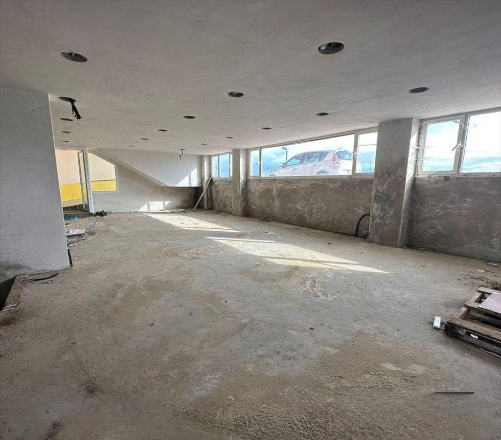 Retail in Foz for sale Building Photo- Image 1 of 14