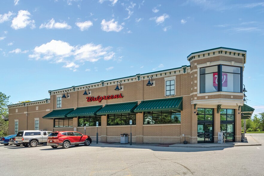 212 Rochester St, Mukwonago, WI for sale - Building Photo - Image 1 of 1