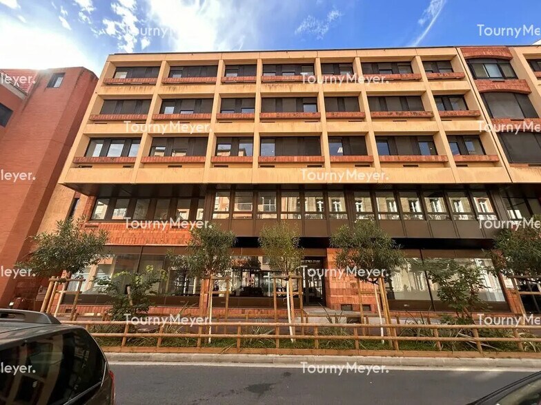 Office in Toulouse for lease - Building Photo - Image 2 of 6