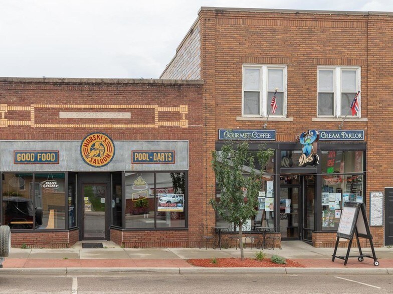 131 W Main St, Spring Grove, MN for sale - Building Photo - Image 1 of 1