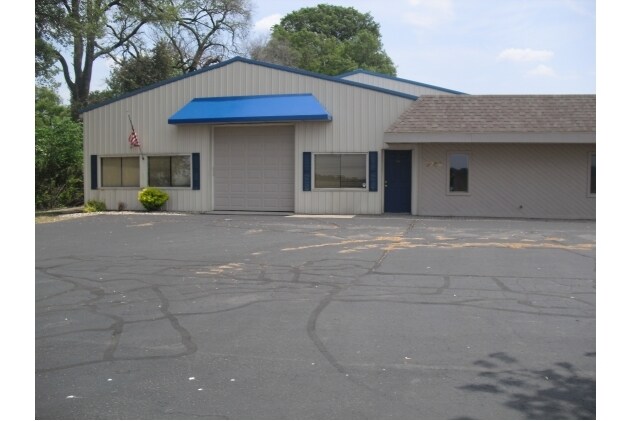 9708 N 300 E. Rd, Syracuse, IN for sale Primary Photo- Image 1 of 1