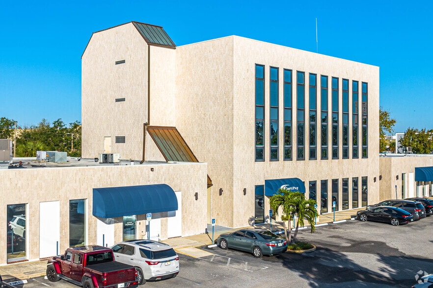 142 SW Avenue C, Winter Haven, FL for lease - Building Photo - Image 2 of 7